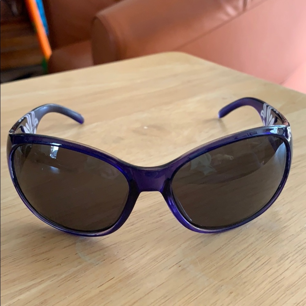 Purple suncloud glasses
